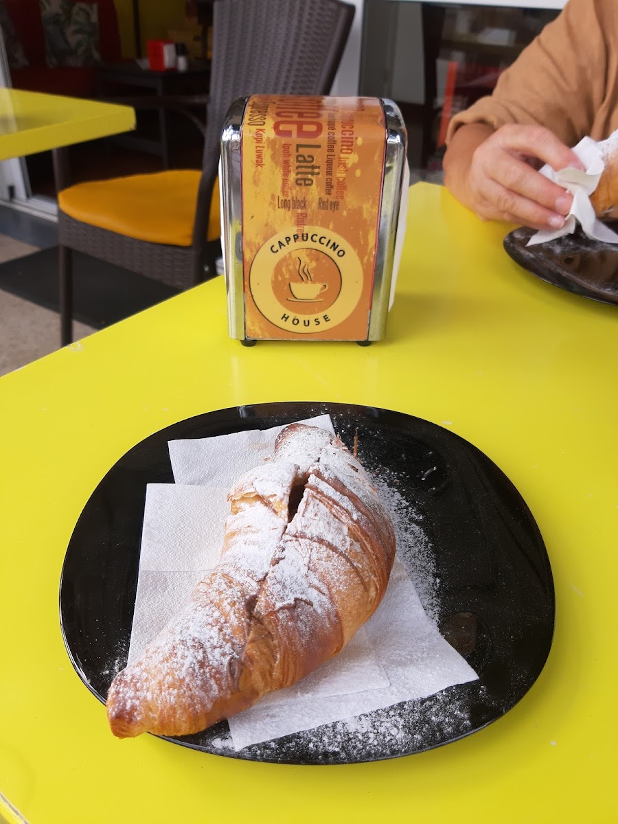 Cappucino House - Photo 9