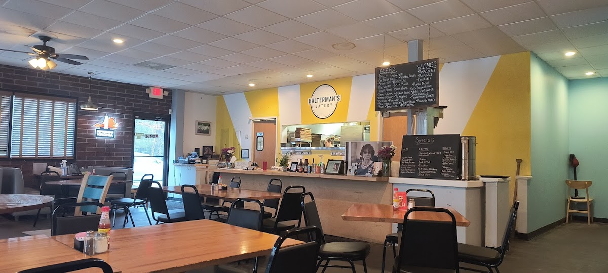 Halterman's Eatery - Photo 4