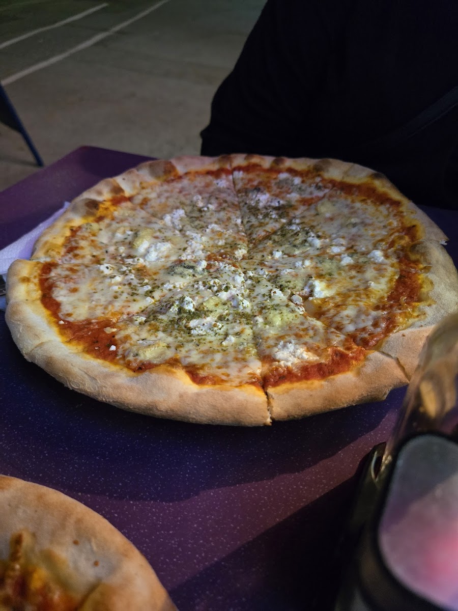 Hagis Pizzeria - Photo 5