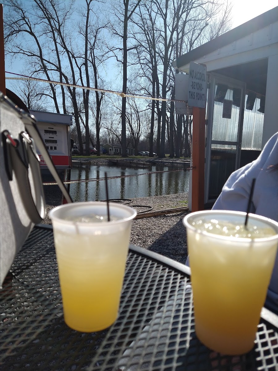 Duckfoots bar & grill - Photo 4