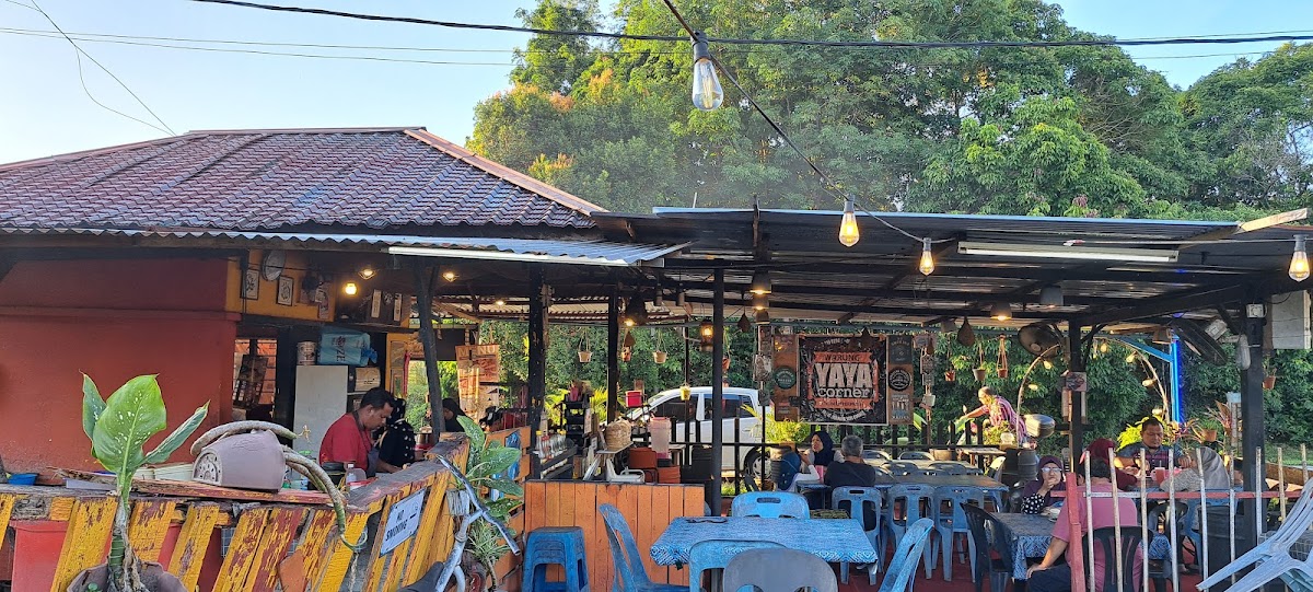 Warung Yaya Corner