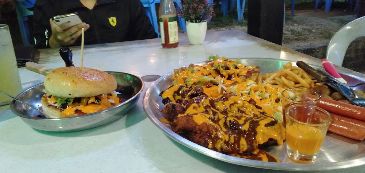 Warung Yaya Corner - Photo 7