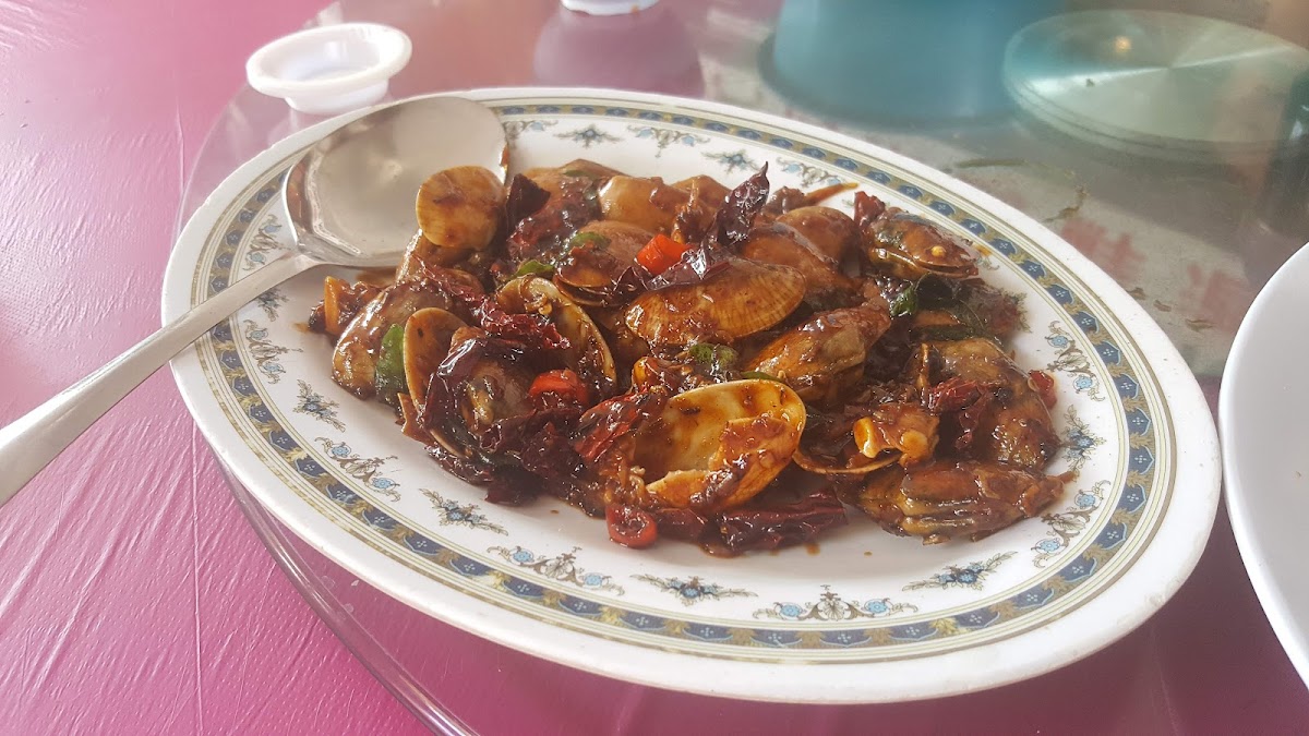 Thong Lok Seafood Restaurant - Photo 4