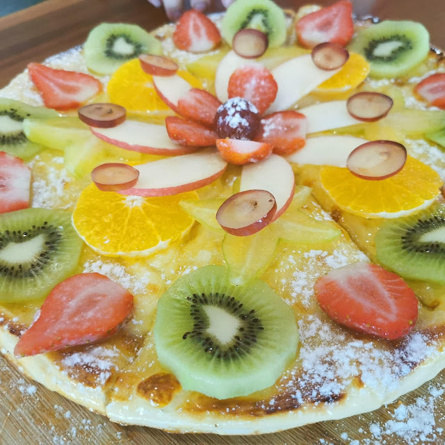 Seeker Fruit Pizza