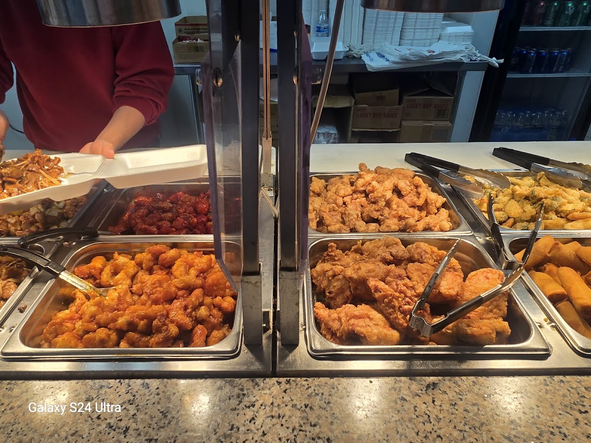 Wild Chinese Buffet - Photo 2