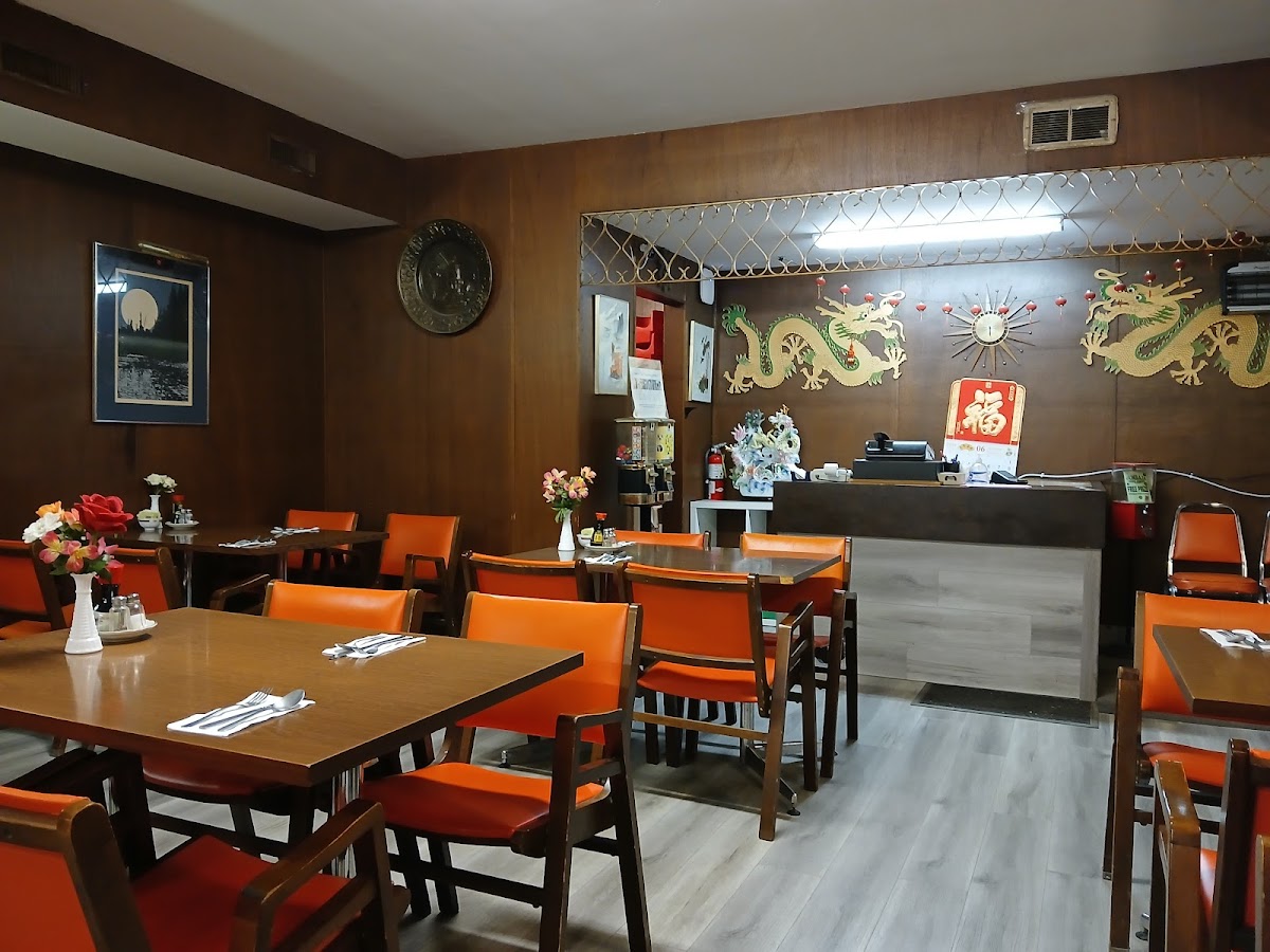 Lee's Village Restaurant - Photo 2