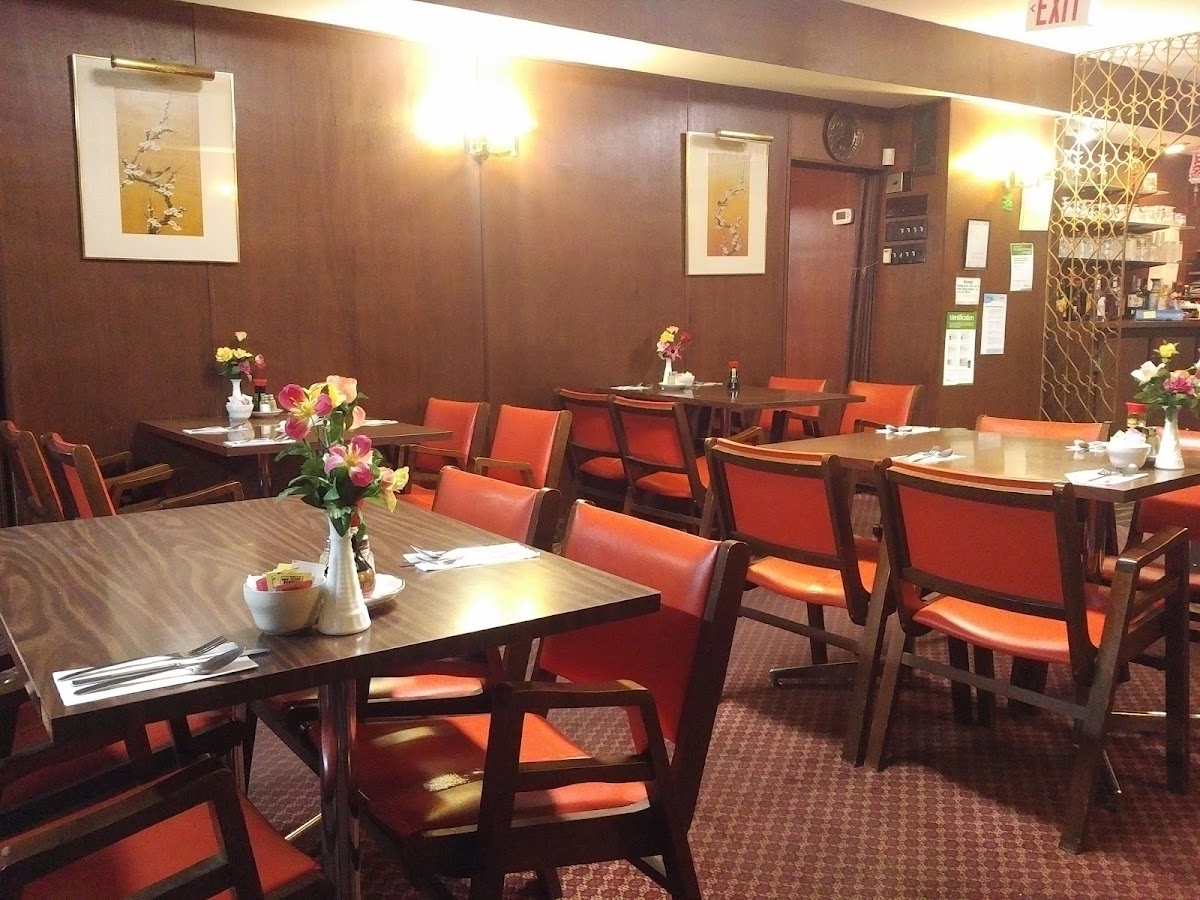 Lee's Village Restaurant - Photo 5