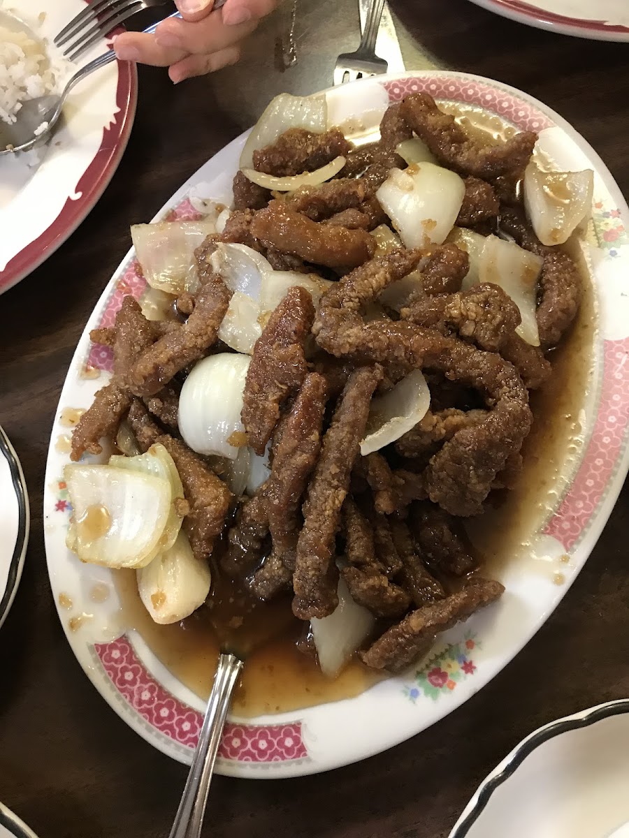 Lee's Village Restaurant - Photo 7