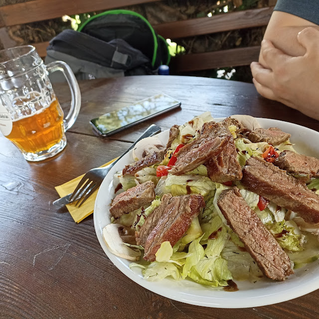 Salat Mit Rindfleisch Streifen