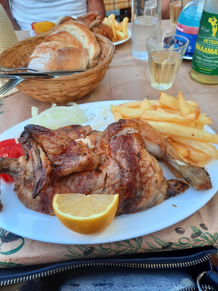 Gyros Souvlaki Takis - Photo 9