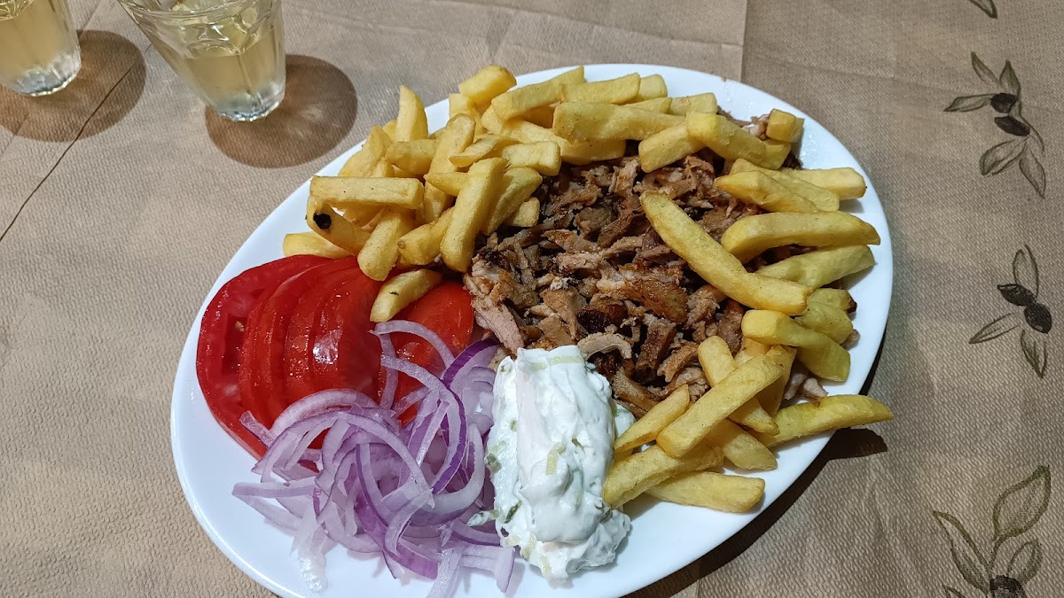 Gyros Souvlaki Takis - Photo 2