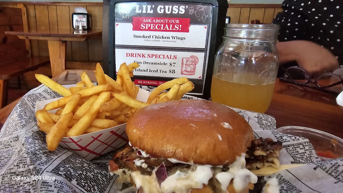 Lil Gus's - Photo 1