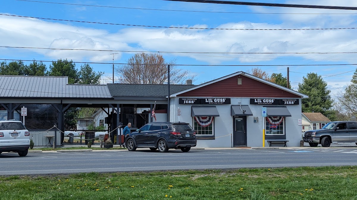 Lil Gus's - Photo 3