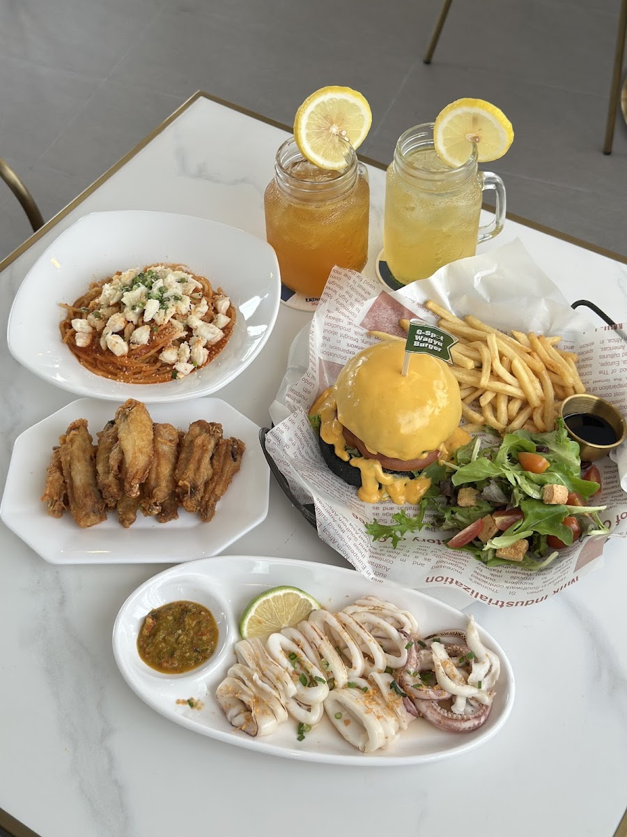 Eat Here, Drink Here Cafe & Bistro Punggol - Photo 6