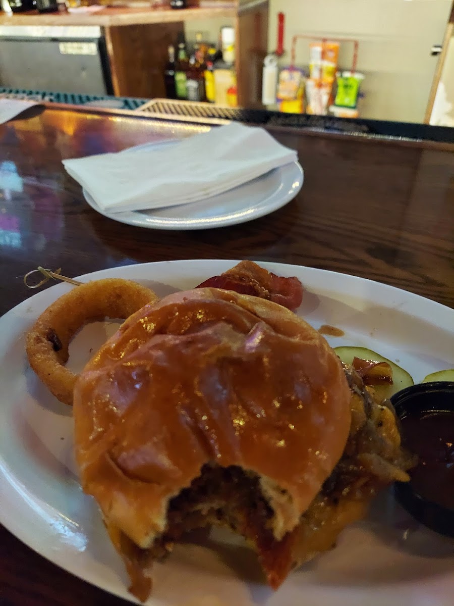 The Well & Grill - Photo 5
