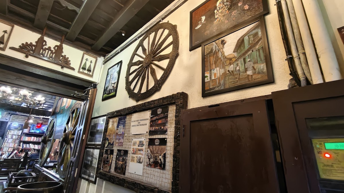 Gudhaam Antiques & Art - Photo 2