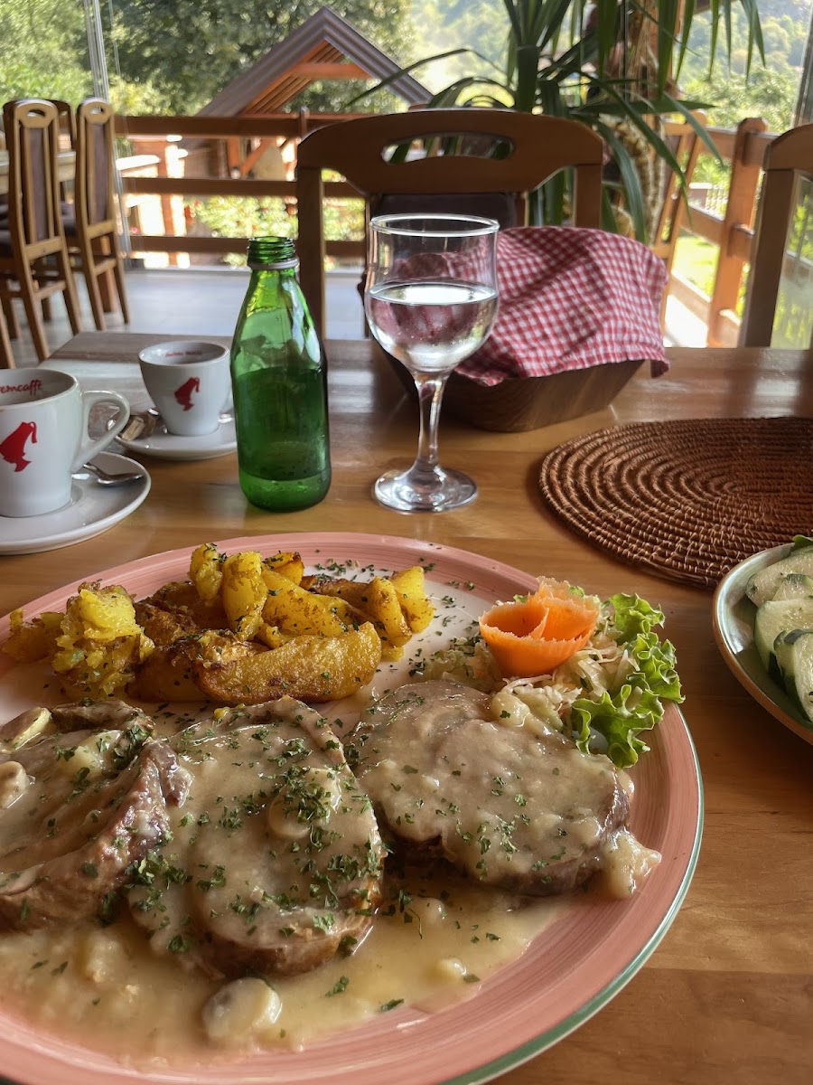 Etno restoran Carda - Photo 2