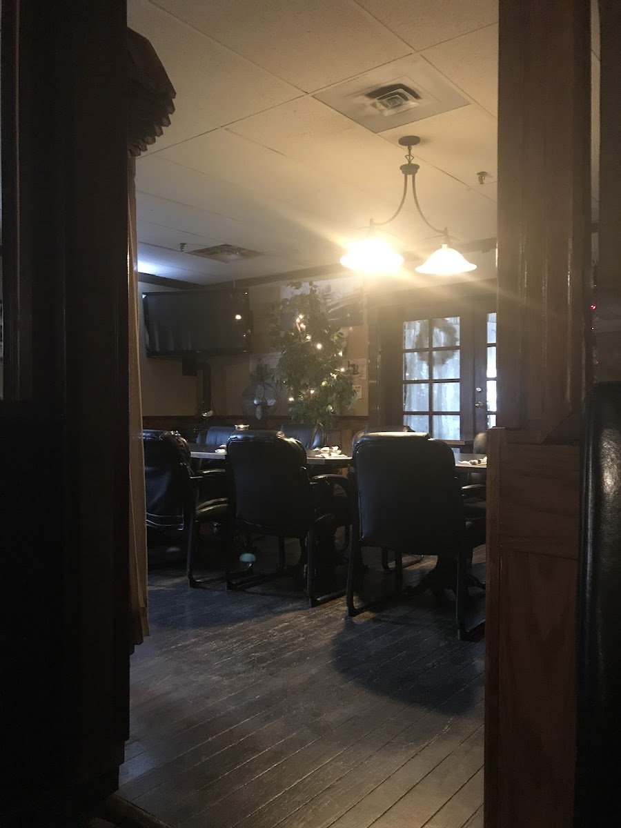 The Reid Bar & Grill - Photo 2
