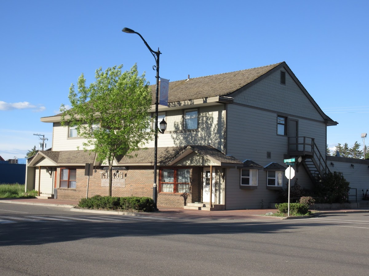 The Reid Bar & Grill - Photo 3
