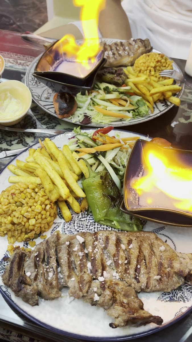 Sultan Palast Vallecas // Restaurante Turco & Shisha Bar Vallecas - Photo 1