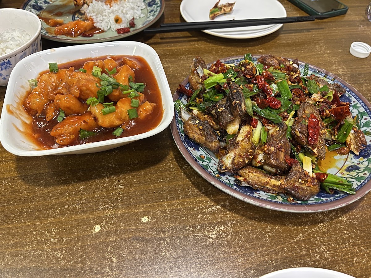 New Chong Qing Restaurant - Photo 3