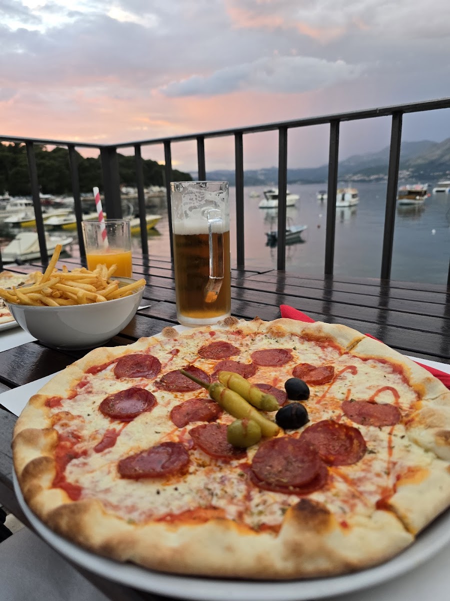 Desetka Pizzeria - Photo 2