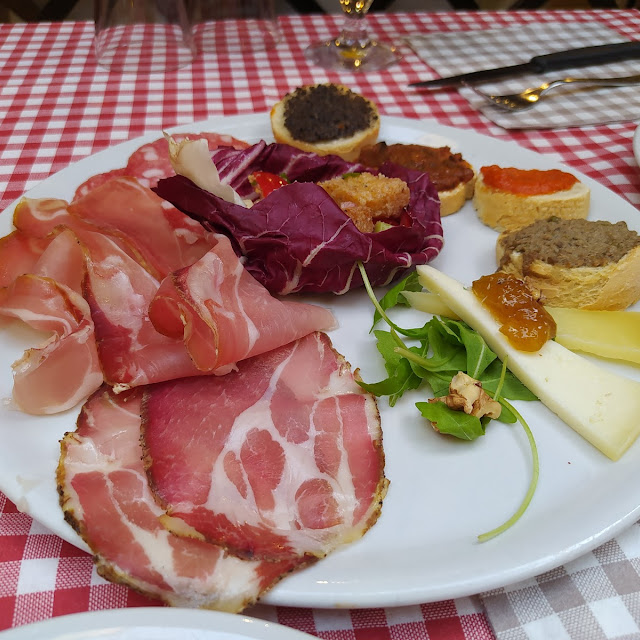 Affettati E Formaggi Toscani
