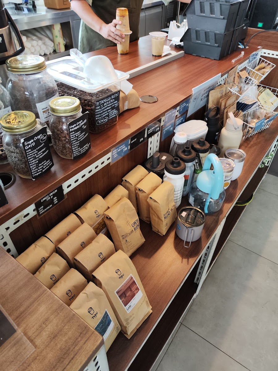 Toko Kopi TUKU - SPBU bp Gading Serpong - Photo 2