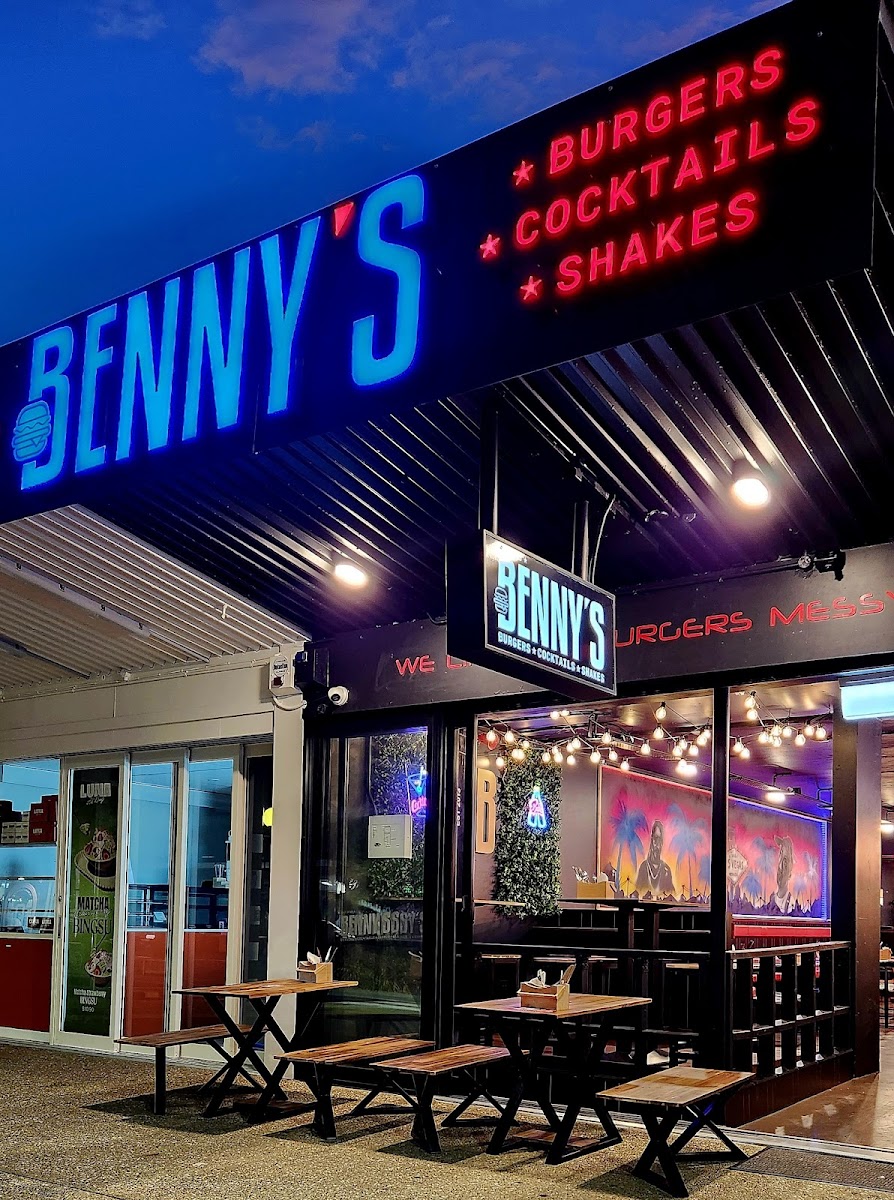 Benny's American Burger Takapuna