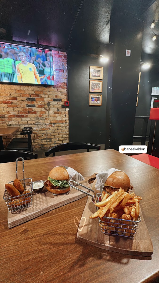 Benny's American Burger Takapuna - Photo 1
