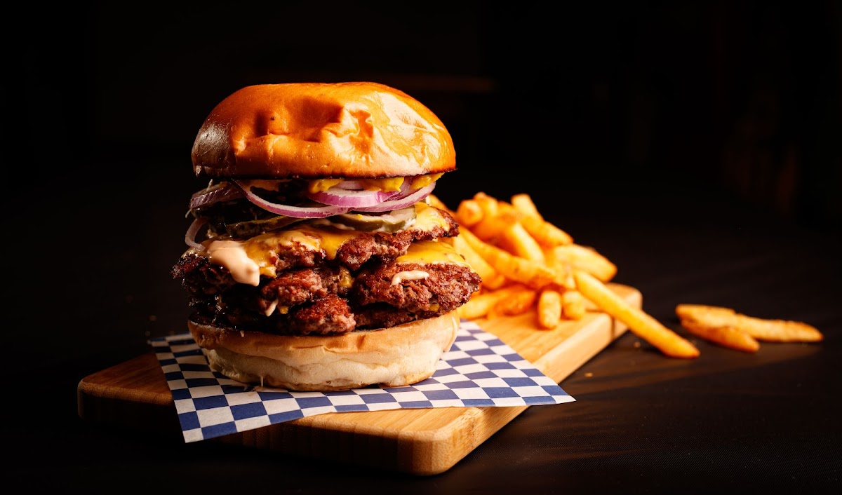 Benny's American Burger Takapuna - Photo 5