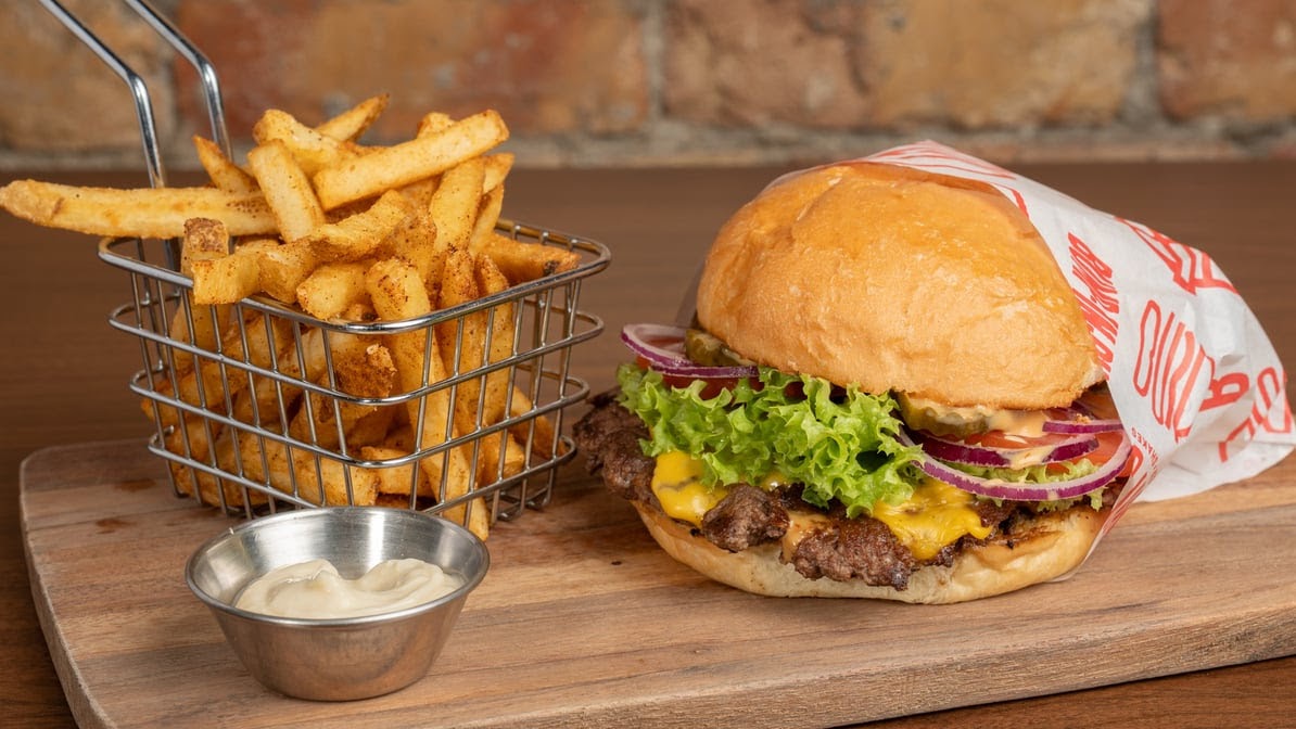 Benny's American Burger Takapuna - Photo 8