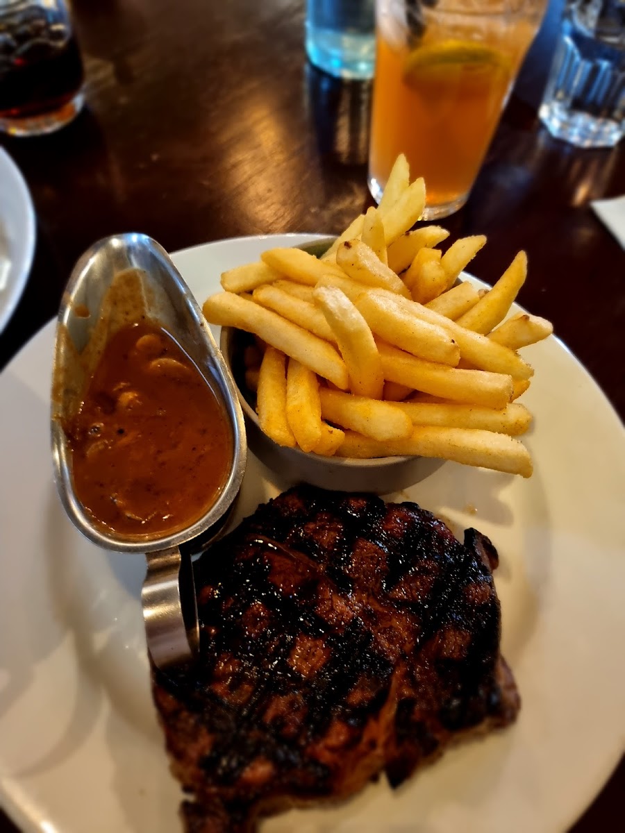Daylesford Steakhouse - Photo 7