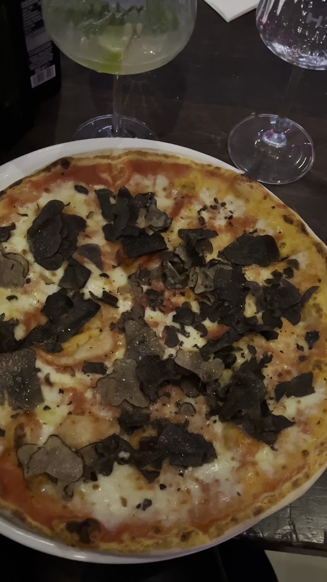 H'ugo's Pizza-Bar-Lounge - Photo 1