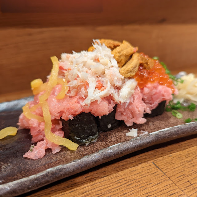 のっけ寿司 seafood on the rice roll