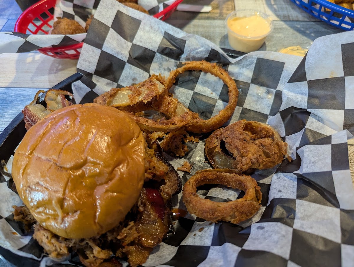 Sandbar Grill And Pub - Photo 2