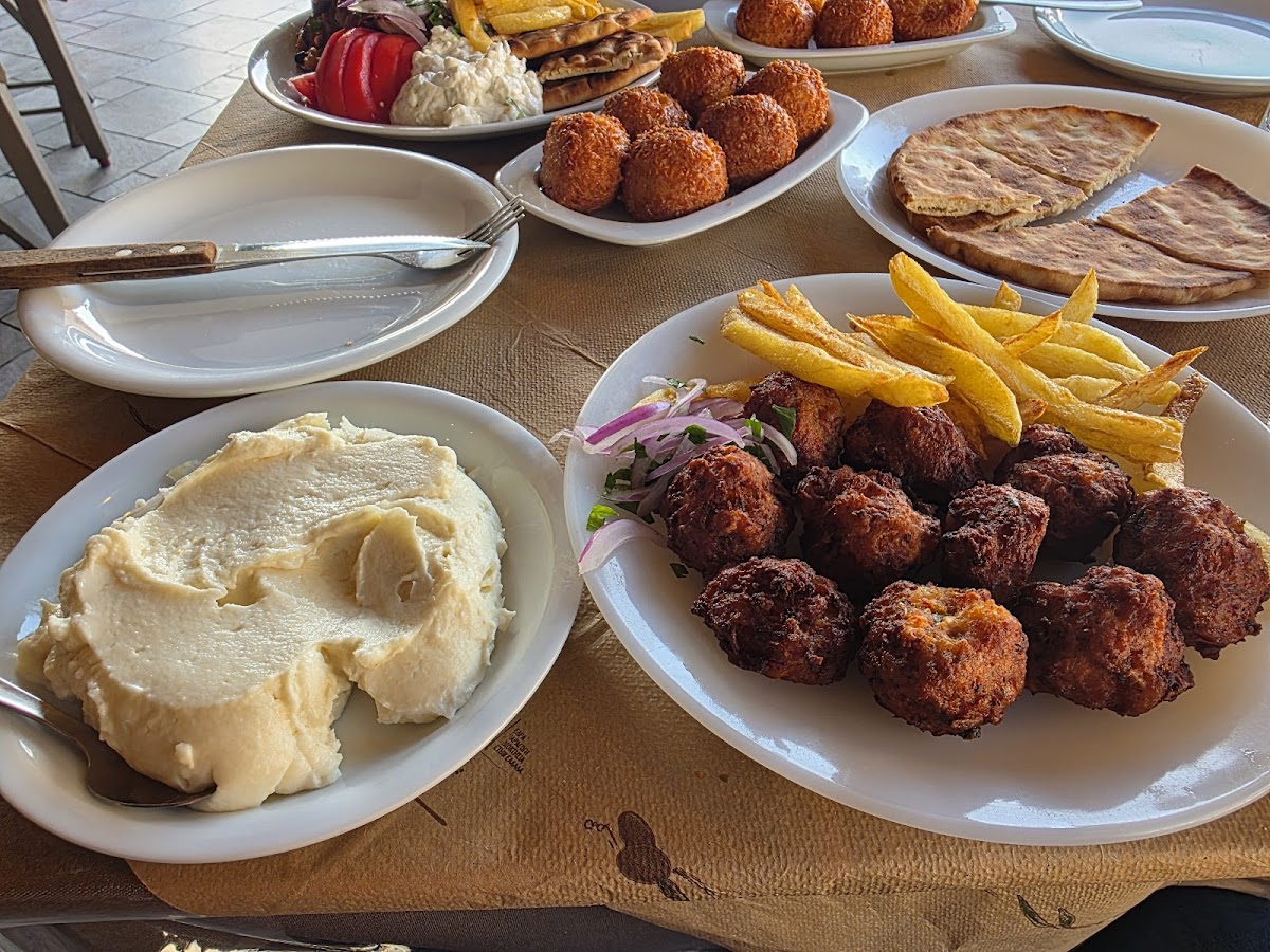 Maroulakis Traditional Cuisine - Photo 3