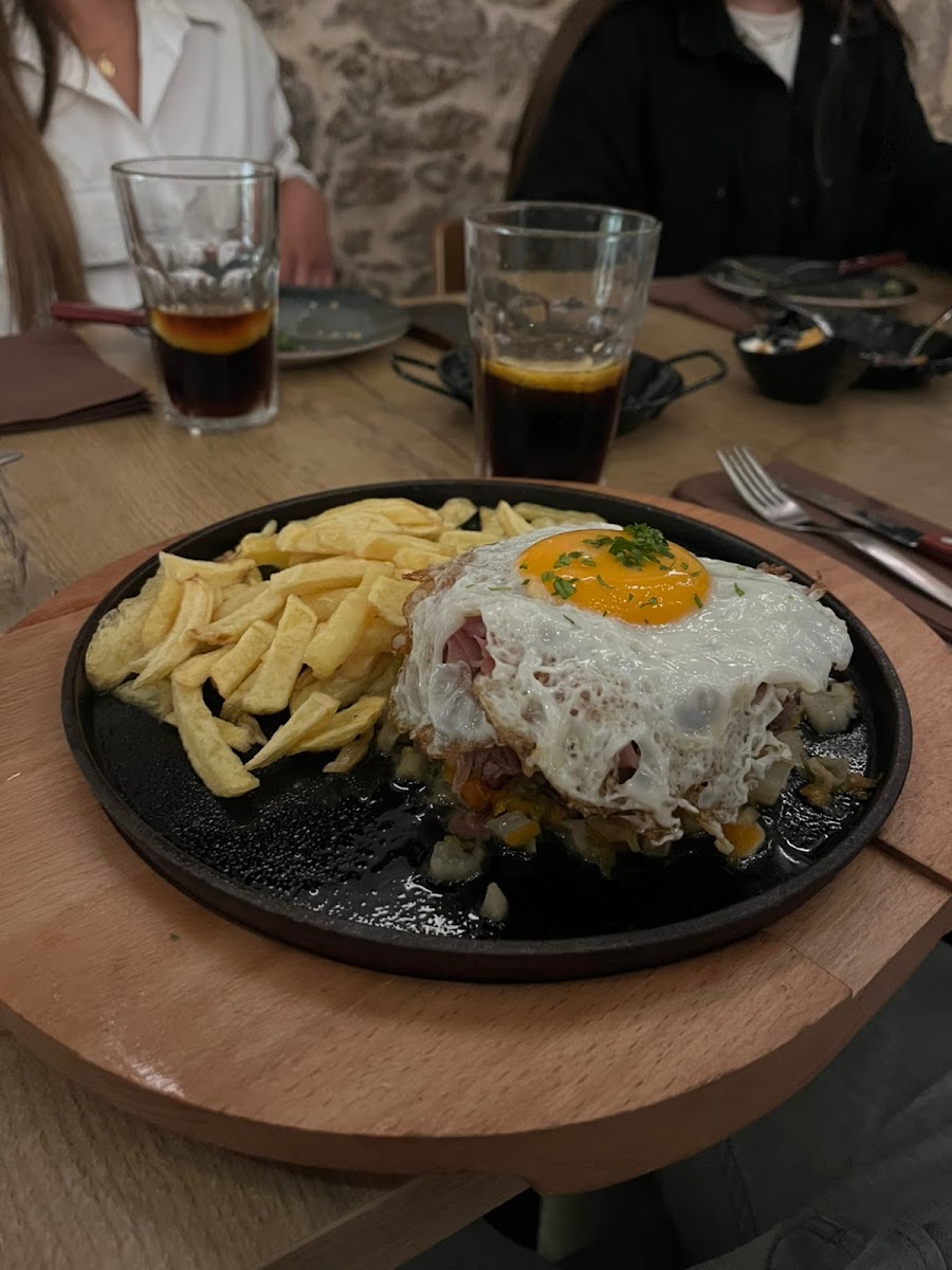 Sancho Panza Viana Grill - Photo 9