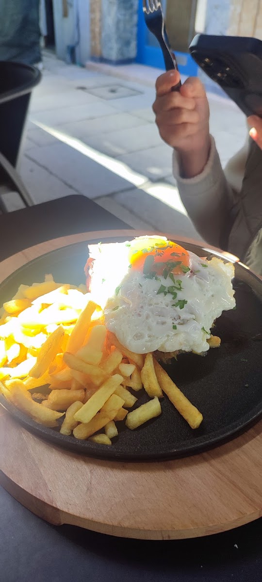 Sancho Panza Viana Grill - Photo 8