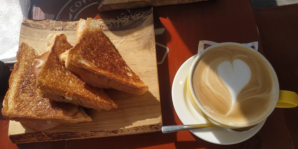 Bonzo Coffee Shop - Photo 9