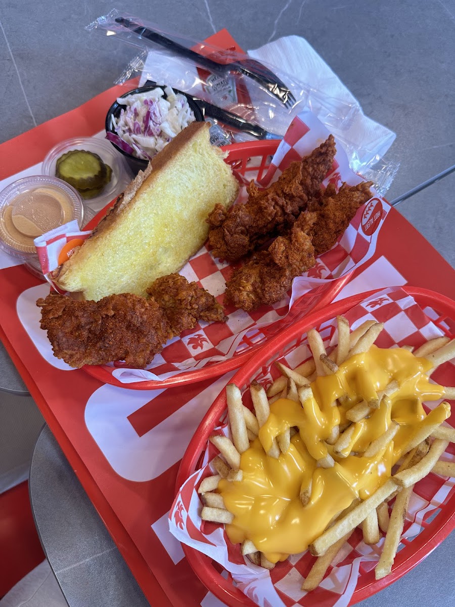 NASH HOT CHICKEN JUMEIRAH - Photo 3