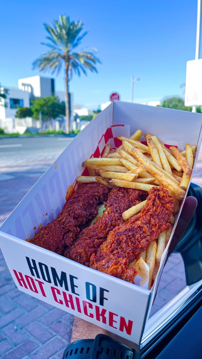 NASH HOT CHICKEN JUMEIRAH - Photo 4