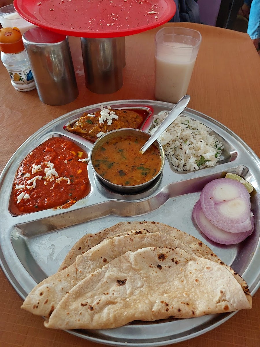 Mayur Restaurant & Banquet - Photo 2