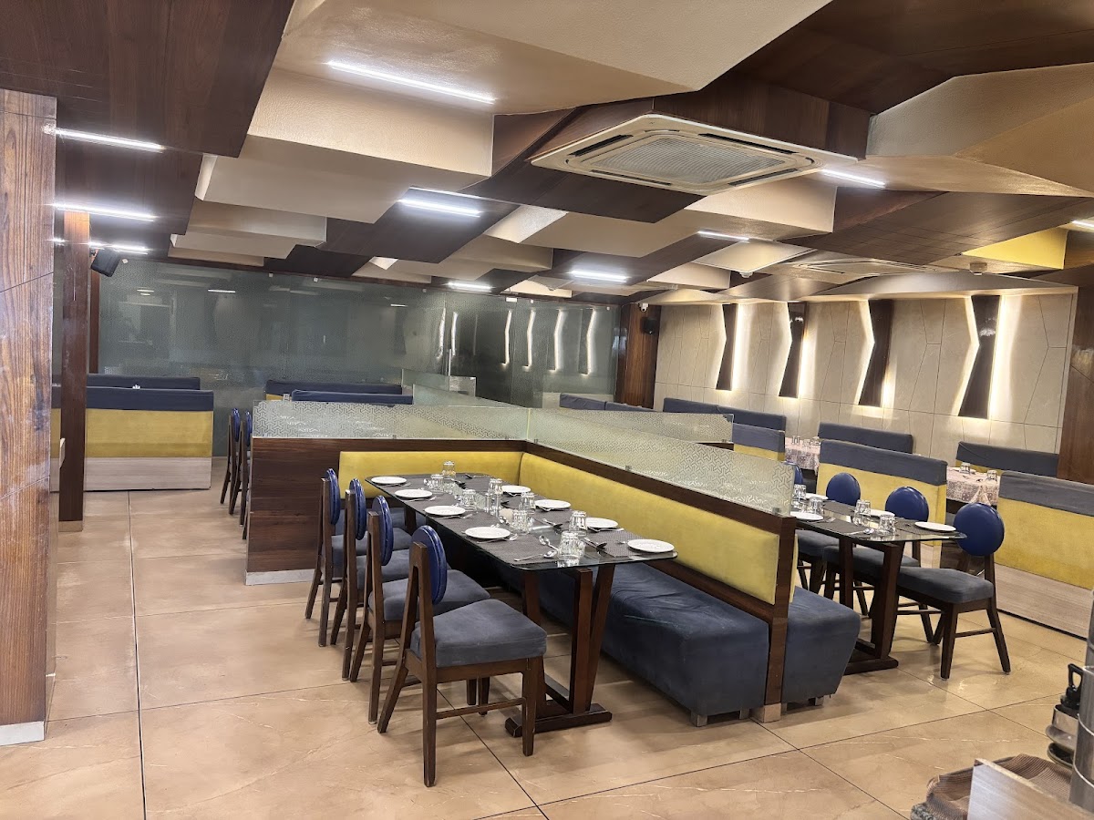 Mayur Restaurant & Banquet - Photo 3