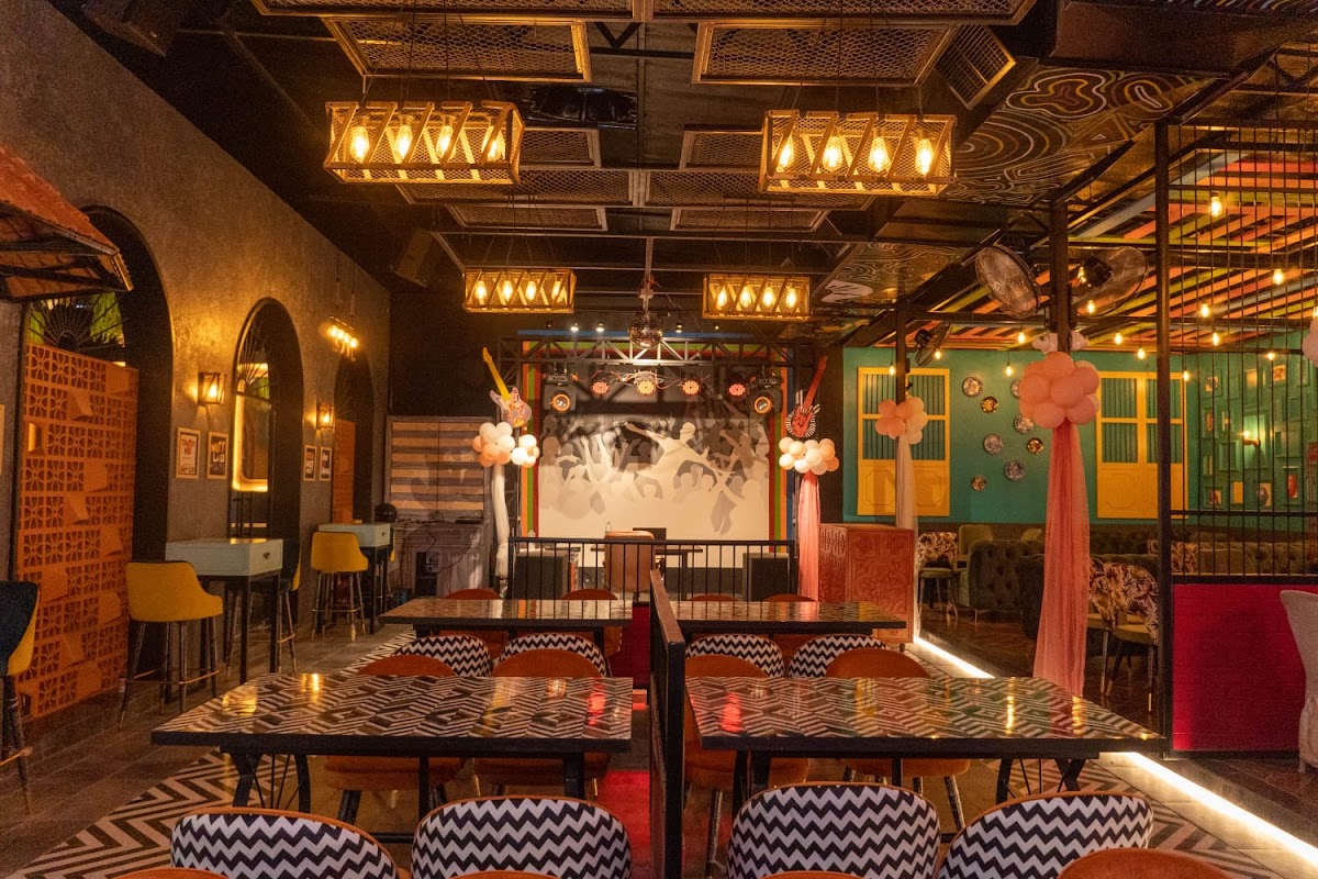 Corner Point Family Restaurant & Lounge
