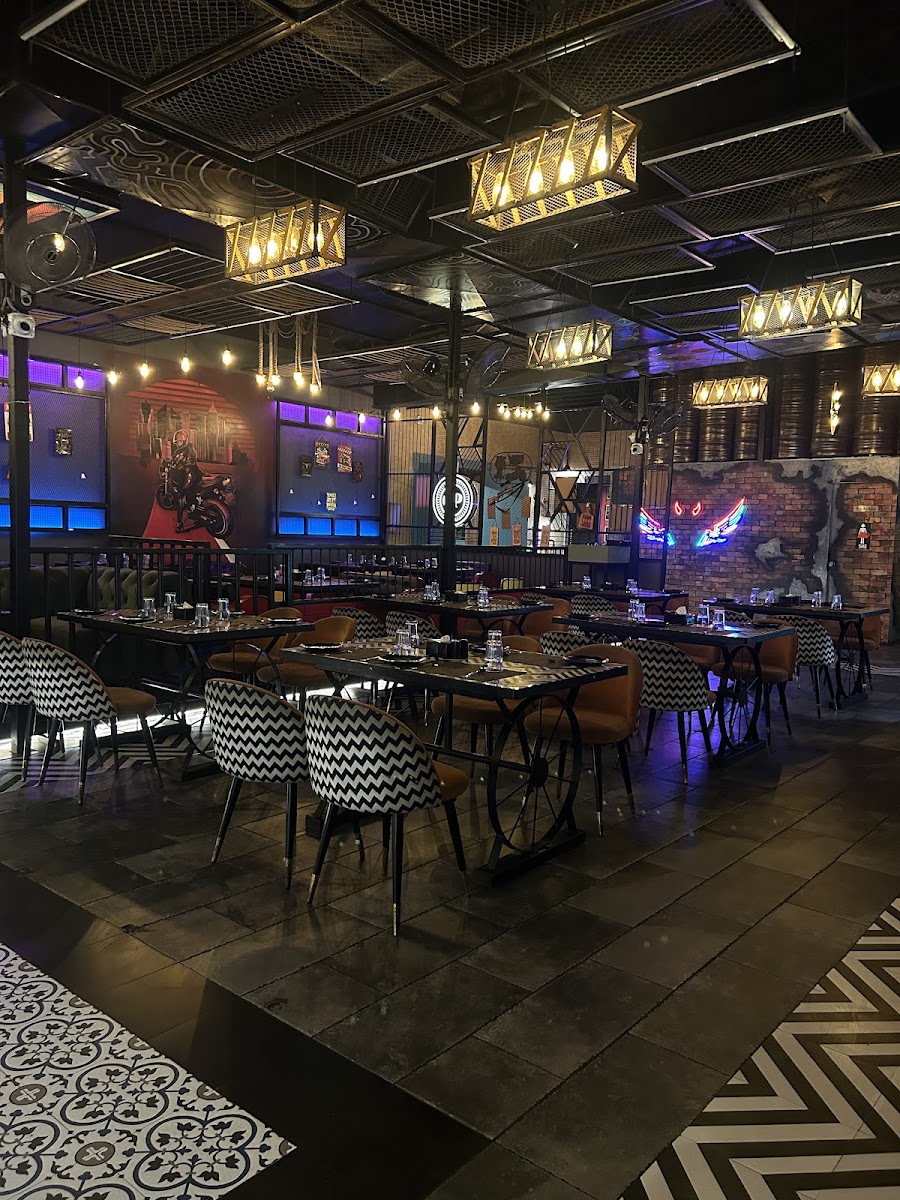 Corner Point Family Restaurant & Lounge - Photo 3