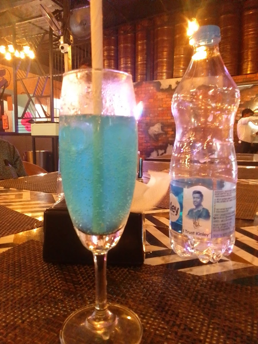 Corner Point Family Restaurant & Lounge - Photo 7