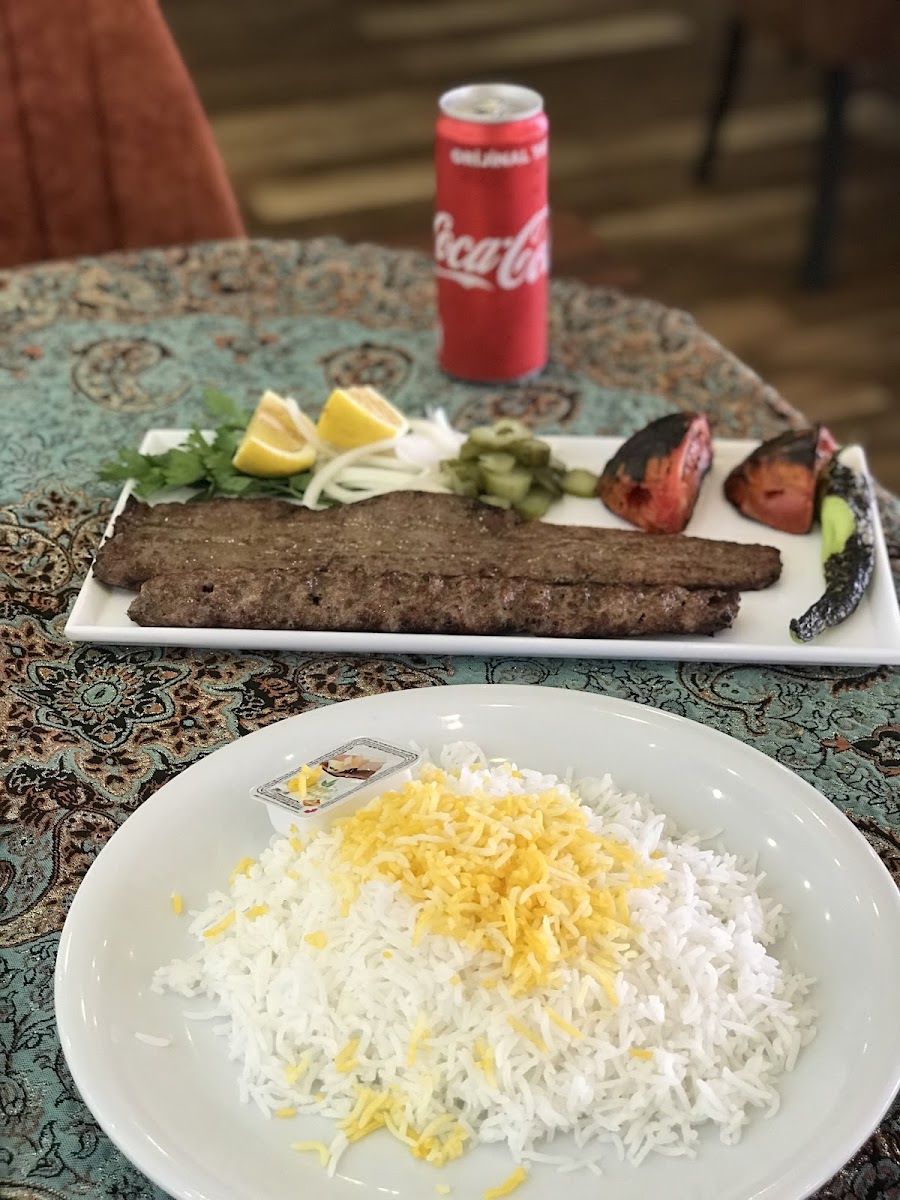 Mojgan restaurant - Photo 6