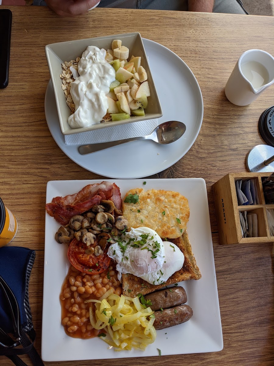 BLOODY GOOD COFFEE - Photo 5