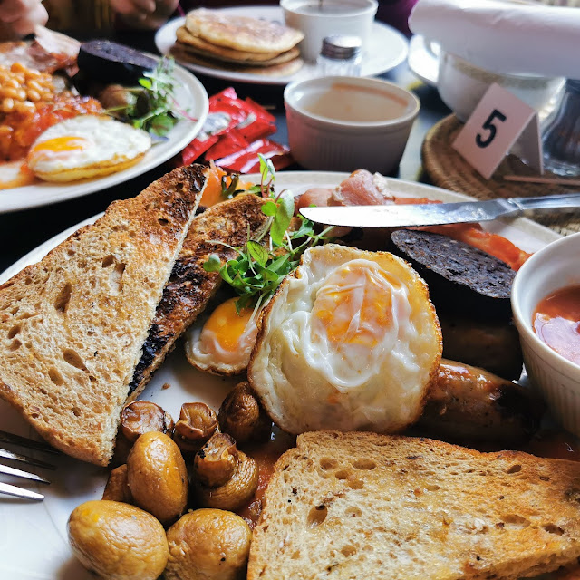 A Range of Breakfast Options from £6 00